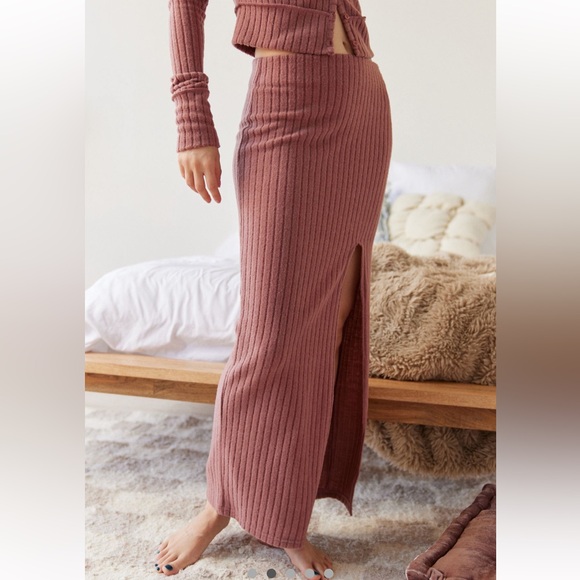 Urban Outfitters Dresses & Skirts - NWT UO Out From Under Bounce Plush Zuki Ribbed Maxi Skirt Size Small